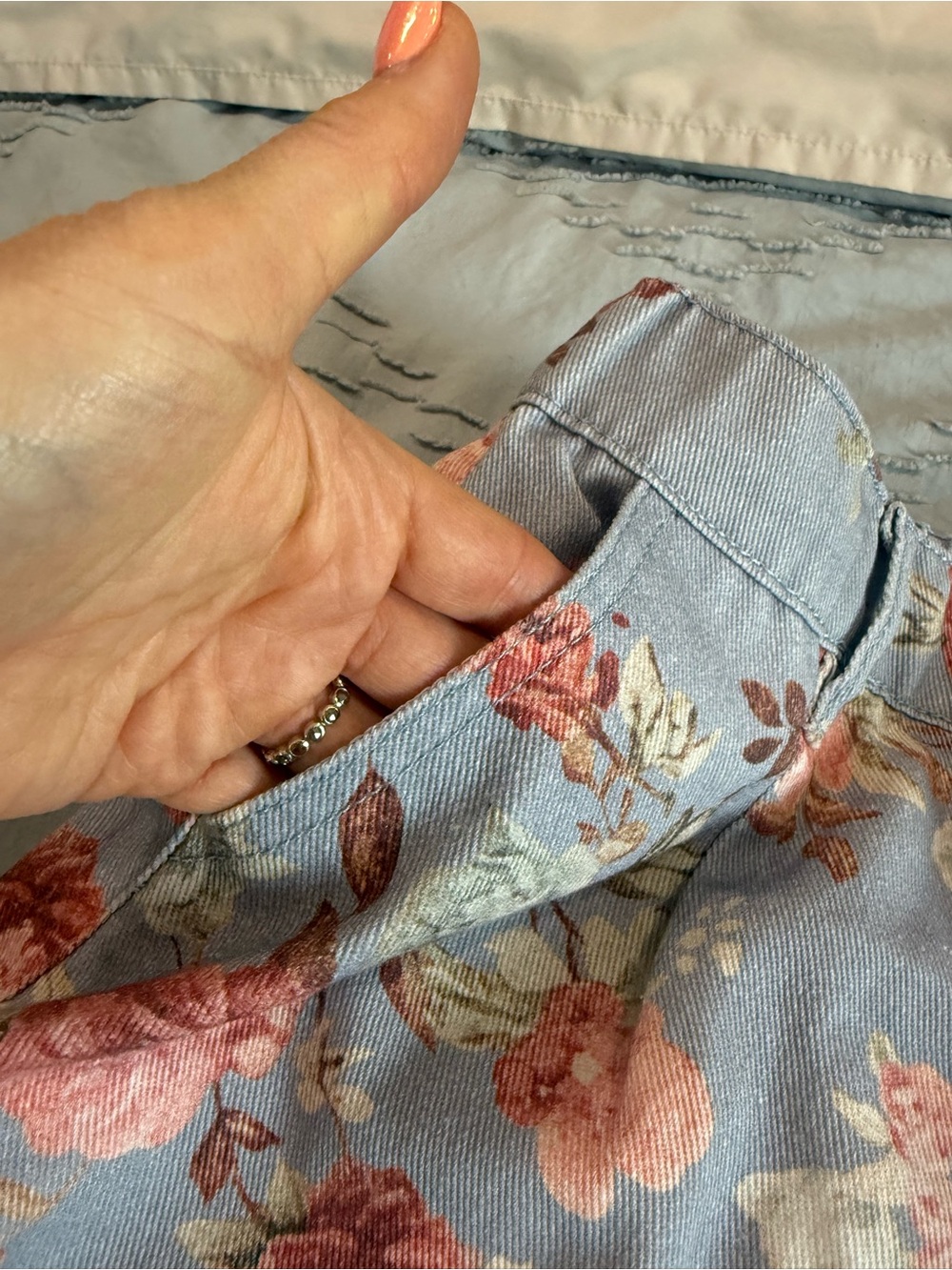 Floral Wide-Leg Crop Pants - Light Blue - Picture 8 of 15